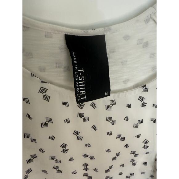 T-SHIRT Los Angeles Long Sleeve Geometric Print Blouse Made in USA Size M - Picture 4 of 4
